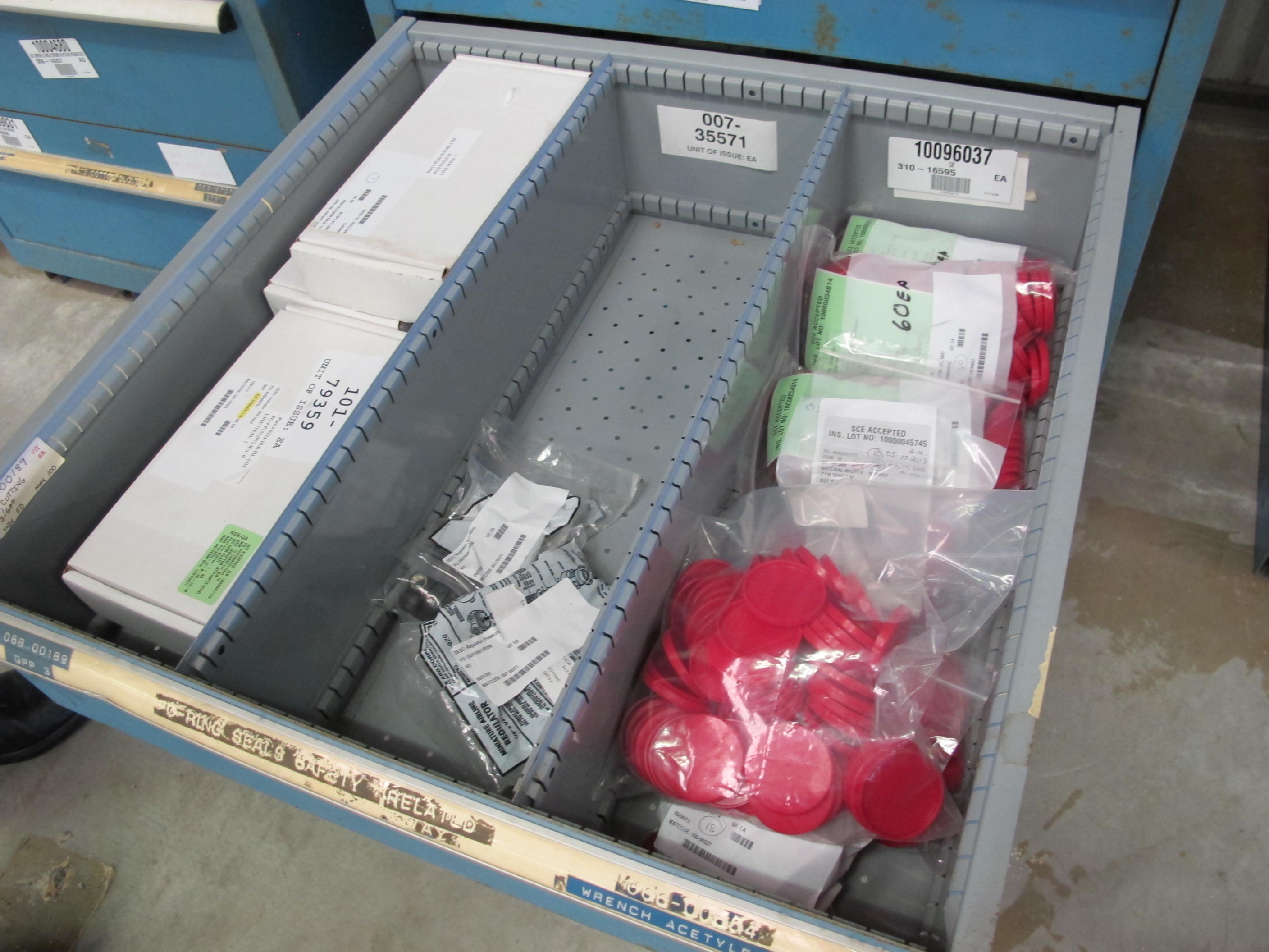 LISTA HEAVY DUTY 10-DRAWER PARTS CABINET W/ CONTENTS (W-44) LOADING & HANDLING FEE $25-